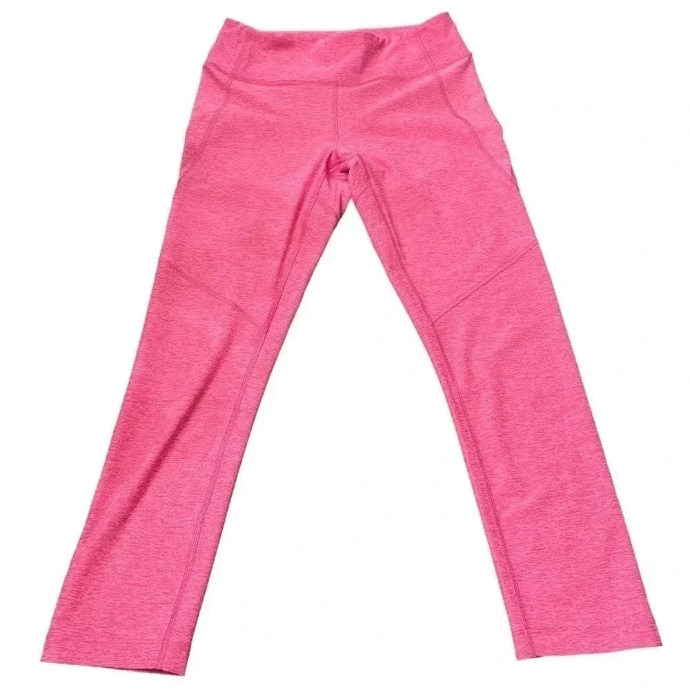 Ladies Outdoor Voices Warmup 3/4 Leggings. Flamingo Pink, size Medium. Worn once